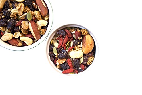 Raw Superfoods Trail Mix - The Works (Goji Berries, Golden Berries, Mulberries, Raisins, Brazil Nuts, Cashews, Walnuts, Pumpkin and Sunflower Seeds) - Image 4